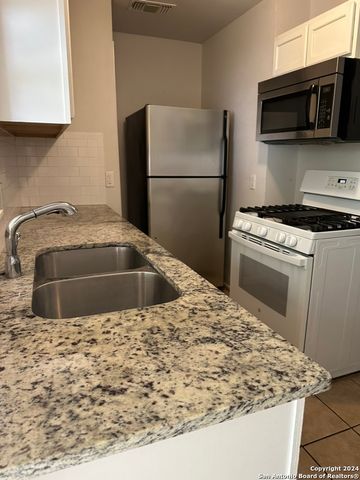 1221 thorain, San Antonio, TX 78201