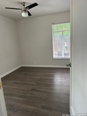 1221 thorain, San Antonio, TX 78201