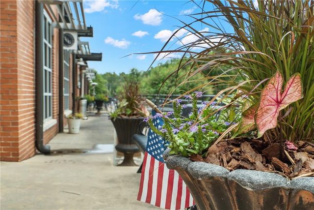 135 High Point Drive, Hoschton, GA 30548