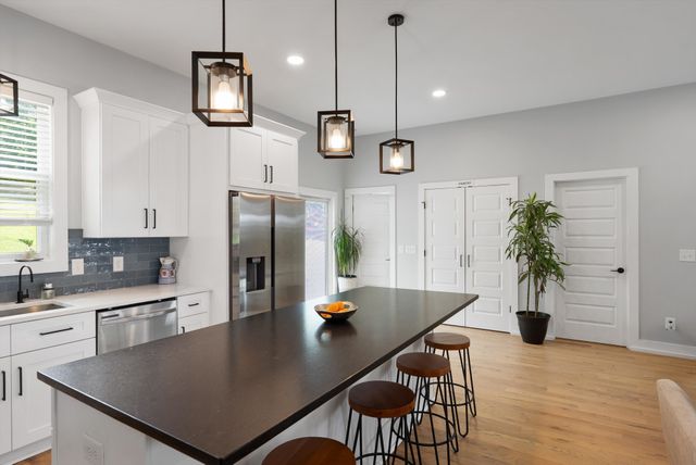 2313 Ilolo St, Nashville, TN 37207