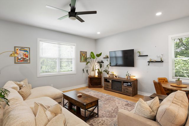 2313 Ilolo St, Nashville, TN 37207