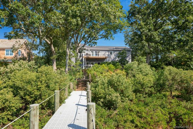 2280 Deep Hole Drive, Mattituck, NY 11952