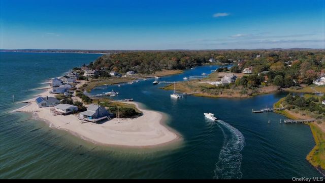 2280 Deep Hole Drive, Mattituck, NY 11952