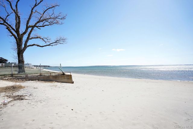 2280 Deep Hole Drive, Mattituck, NY 11952