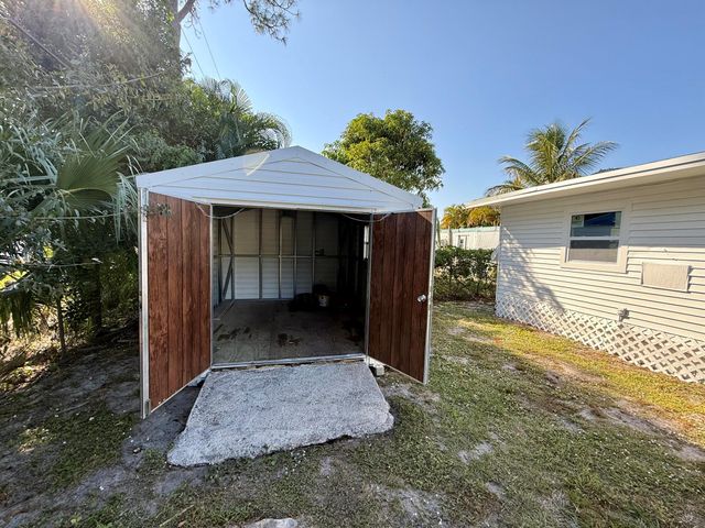2662 SE Janet Street, Stuart, FL 34997