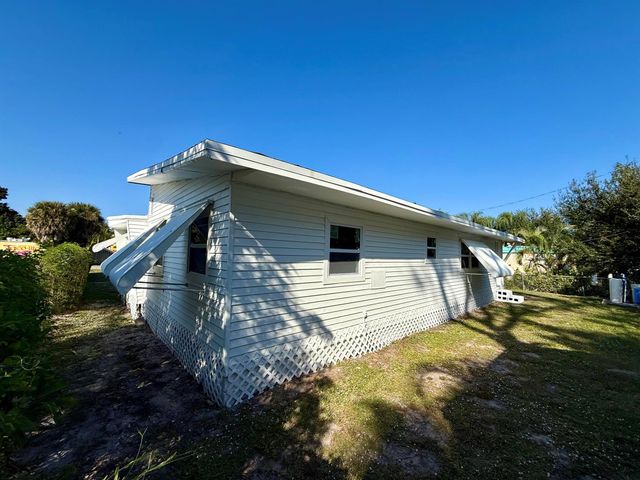 2662 SE Janet Street, Stuart, FL 34997