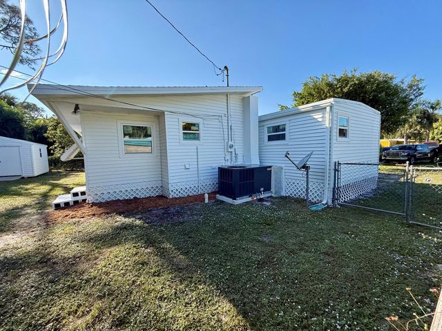 2662 SE Janet Street, Stuart, FL 34997