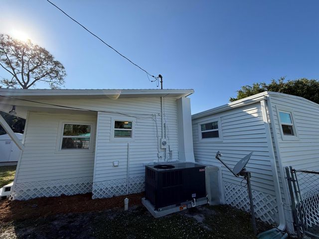 2662 SE Janet Street, Stuart, FL 34997