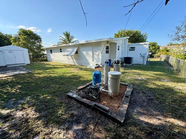 2662 SE Janet Street, Stuart, FL 34997