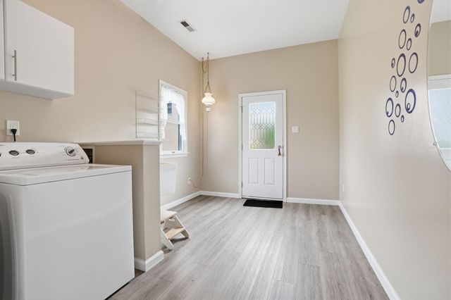 1410 WINDSOR DR, Warrington, PA 18976