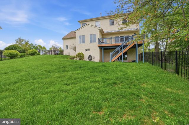 1410 WINDSOR DR, Warrington, PA 18976