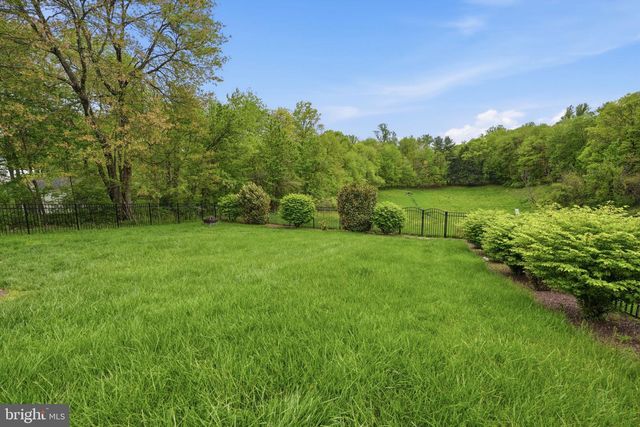 1410 WINDSOR DR, Warrington, PA 18976