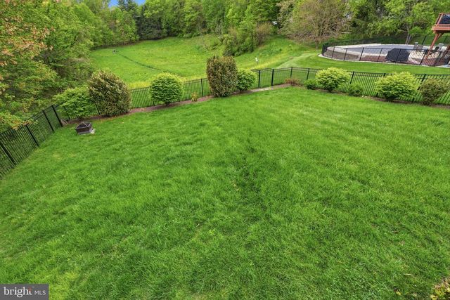 1410 WINDSOR DR, Warrington, PA 18976