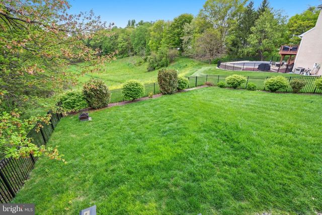 1410 WINDSOR DR, Warrington, PA 18976