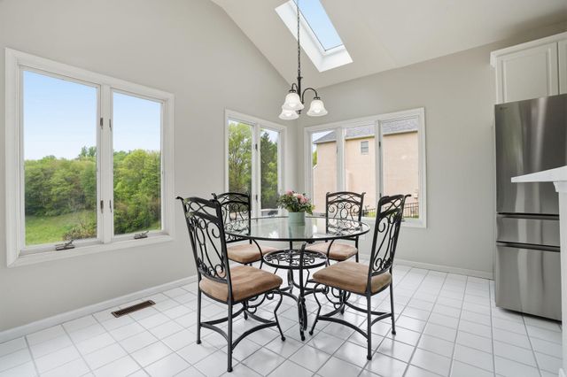 1410 WINDSOR DR, Warrington, PA 18976