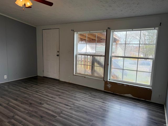 515 S Oak Street, Paoli, IN 47454