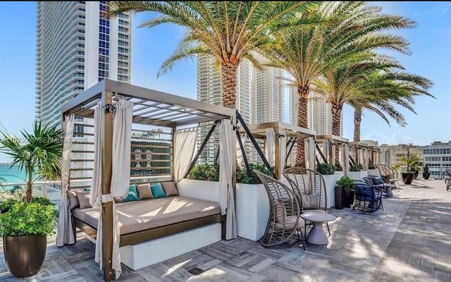 4010 S Ocean Drive R1402, Hollywood, FL 33019