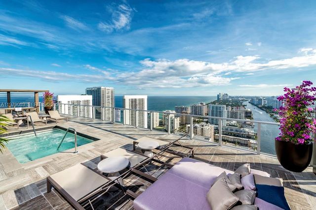 4010 S Ocean Drive R1402, Hollywood, FL 33019
