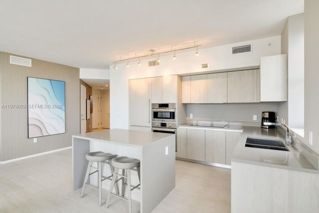 4010 S Ocean Drive R1402, Hollywood, FL 33019