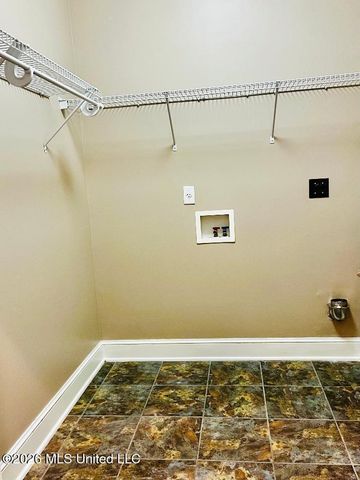 1720 Stonehedge Drive, Southaven, MS 38671
