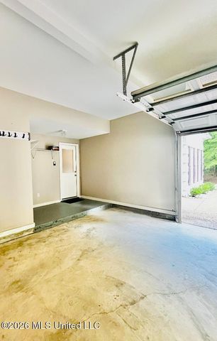 1720 Stonehedge Drive, Southaven, MS 38671