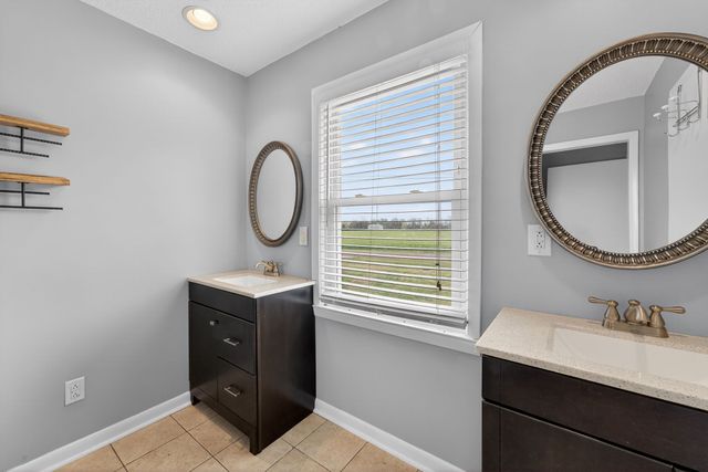 232 Loop Dr, Winchester, TN 37398