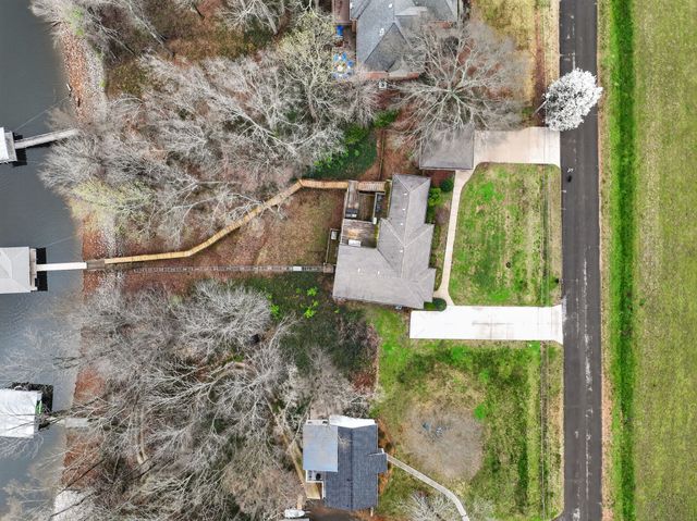 232 Loop Dr, Winchester, TN 37398