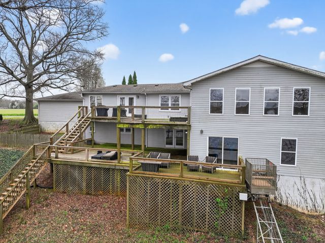 232 Loop Dr, Winchester, TN 37398