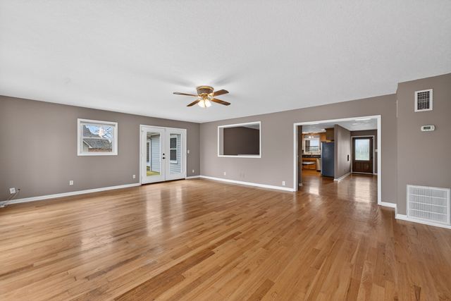 232 Loop Dr, Winchester, TN 37398