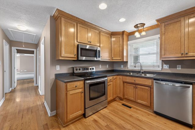 232 Loop Dr, Winchester, TN 37398