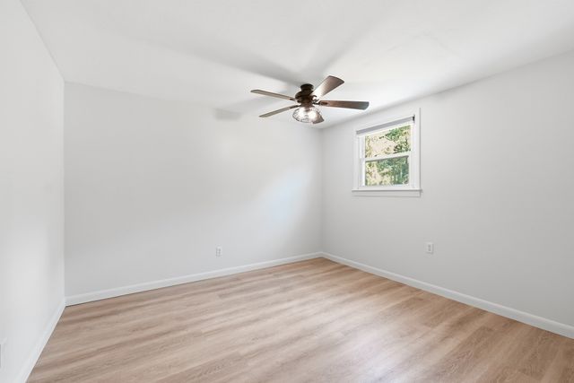 12 Waterman Rd, Auburn, MA 01501