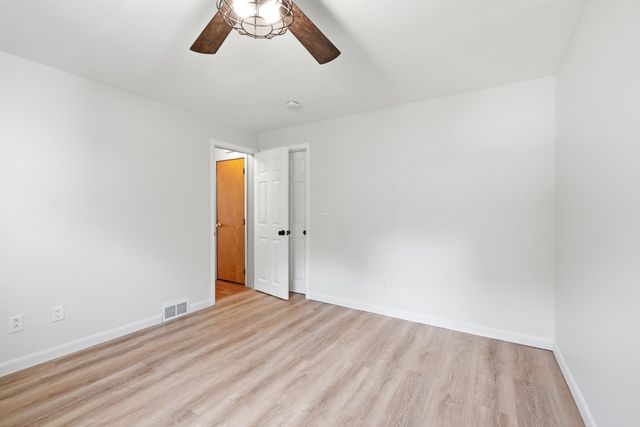 12 Waterman Rd, Auburn, MA 01501