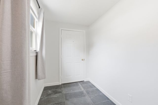 12 Waterman Rd, Auburn, MA 01501