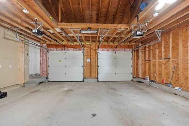 12 Waterman Rd, Auburn, MA 01501