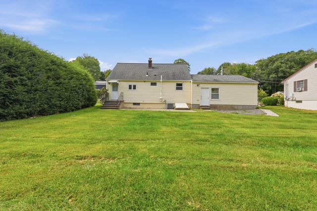 12 Waterman Rd, Auburn, MA 01501