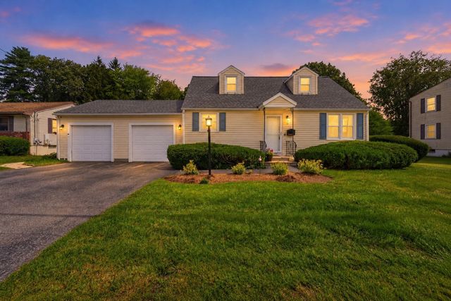 12 Waterman Rd, Auburn, MA 01501