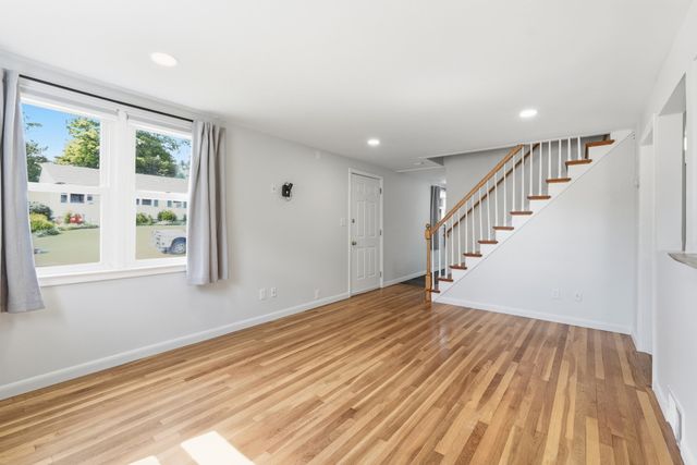 12 Waterman Rd, Auburn, MA 01501