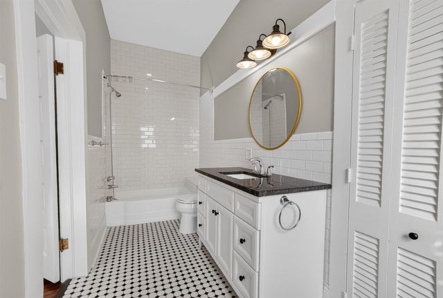 1630 Mistletoe Boulevard A, Fort Worth, TX 76104