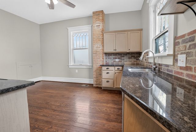 1630 Mistletoe Boulevard A, Fort Worth, TX 76104