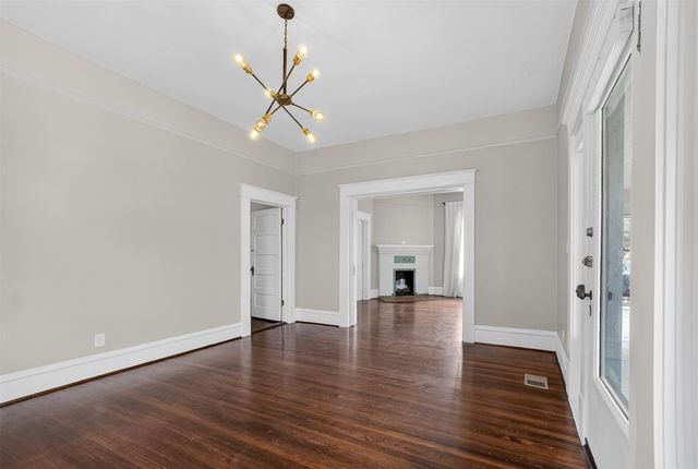 1630 Mistletoe Boulevard A, Fort Worth, TX 76104