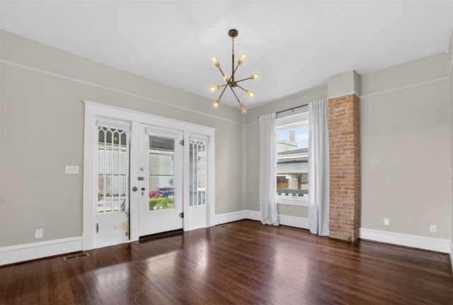 1630 Mistletoe Boulevard A, Fort Worth, TX 76104