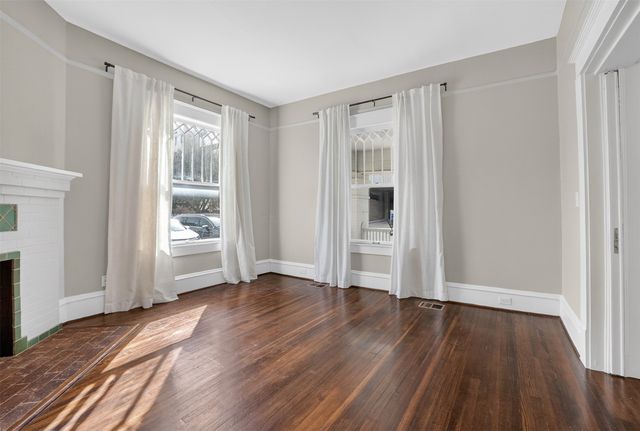 1630 Mistletoe Boulevard A, Fort Worth, TX 76104