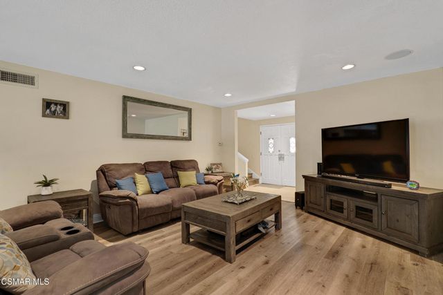 1041 Balsamo Avenue, Simi Valley, CA 93065