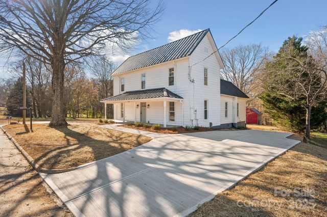 828 N Main Street, Mount Pleasant, NC 28124