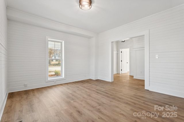 828 N Main Street, Mount Pleasant, NC 28124