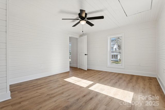 828 N Main Street, Mount Pleasant, NC 28124