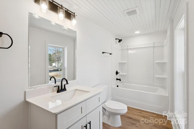 828 N Main Street, Mount Pleasant, NC 28124