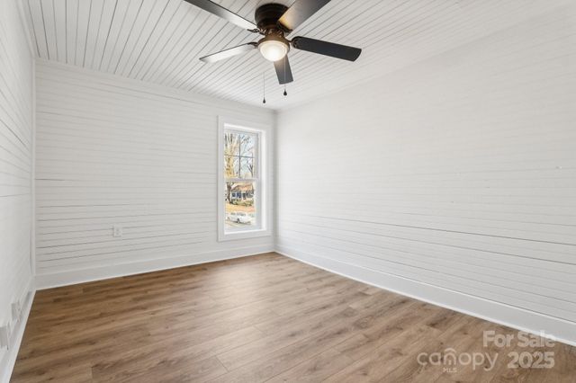 828 N Main Street, Mount Pleasant, NC 28124