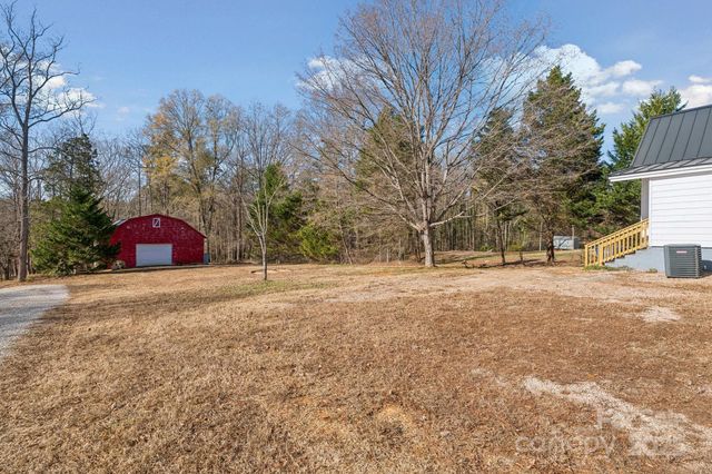 828 N Main Street, Mount Pleasant, NC 28124