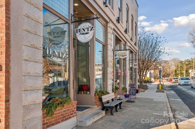 828 N Main Street, Mount Pleasant, NC 28124